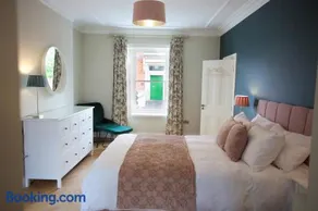 Townhouse Stay - St George's Terrace - Image 4