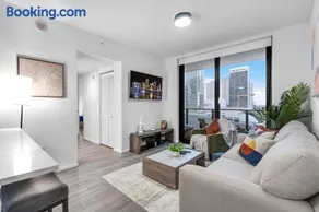 Best Location 2 bedrooms 2 bathrooms - Image 3