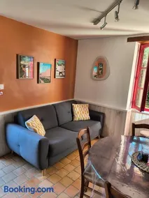 Maison de campagne, Gîte rouge - Image 1