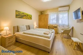 Palmy Home Ecser - Image 1