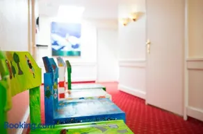 Hotel Van der Maas - Image 2