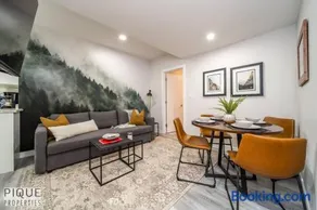 NEW, Mountain Chic Suite, Whyte Avenue, Netflix, WiFi, Sleeps 6 - Image 2