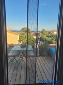 Chambre avec tropezienne vue mer à l'Ayguade ,climatisée ,parking gratuit et proche aéroport - Image 1