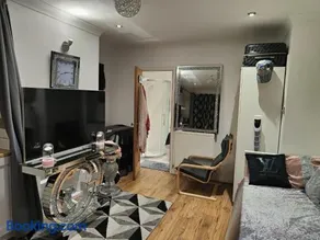 GRAVESEND - BEAUTIFUL Studio - Image 3