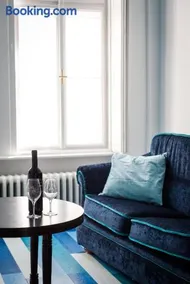 Pause Apartment with Free Parking - Image 2