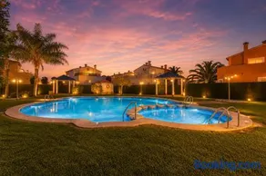 House with garden at Oliva Nova MET & Golf & Padel & Beach resort - Image 2