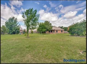 Spacious 4BR Forney Home, Large Yard, Near Dallas - Image 2