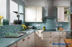 Dryw at Deanfield House Adult only Sea View Apartment in Moelfre by Lazy Days Anglesey - Image 4