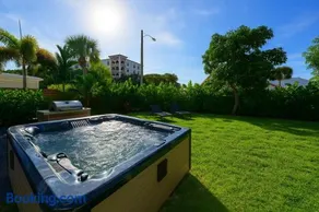 Casa Olympus Fort Lauderdale - Walk to the Beach! - Image 3