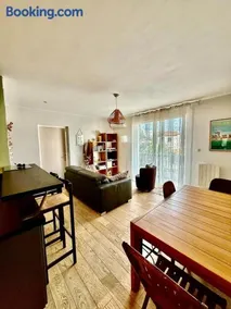 Appartement Cosy -2 chambres, Clim & Parking - Image 2