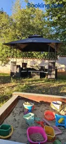Nice holiday houses with Mediterranean garden - Image 1
