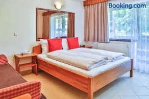 Hotel Pension Residence - Image 2