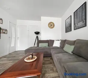 Maison avec grand jardin arboré - Image 2