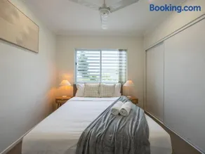Walk to everything Modern 2Beds Apt with Easy Access - Image 3
