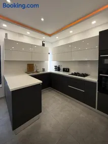 Bright Modern Apartment with Rooftop - Image 2