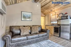 Granite Peak Getaway - Image 1