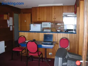 Shamrock Apartment 2 - Image 1