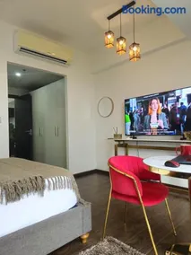 Aeon Towers Luxury Suites - Image 1
