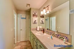 Riverside country retreat with easy access to all that Houston has to offer - Image 5