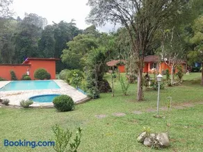 Chalé Bosque Encantado Maringá MG - Image 1
