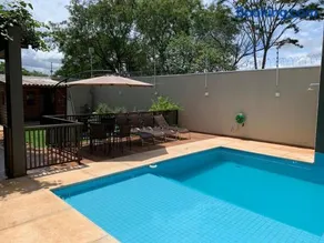 Casa moderna no centro próxima a atrações turísticas - Image 3