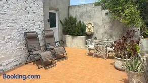 Peaceful Portuguese Apartment - Image 1