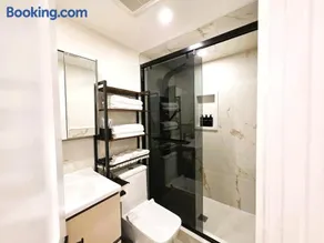 Bright 2BR walkout apartment -closer to Downtown - Image 5