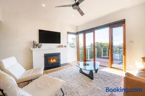 Derwent Outlook - Gateway to Scenic Trails & Beaches - Image 2