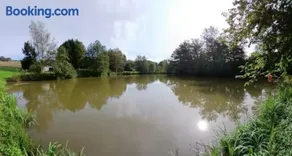 Chalet autonome avec étang pleine nature - Image 2