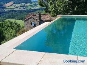 Maison charmante à Saint-Georges-de-Luzençon avec jacuzzi - Image 2