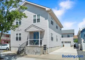 Seaside Serenity boho chic 3-Bedroom Shore condo 2 blocks to the beach and boardwalk - Image 1