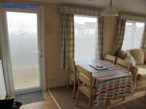 Sealands Salisbury SL 6 Berth Central heated FREE WiFi - Image 3