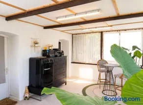 Cozy Bungalow Near Yvoir - 30 m² - Image 2