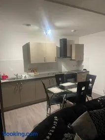 Wembley stadium view luxury apartment - Image 4