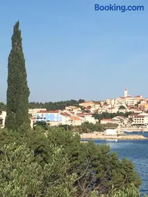 Villa Iris Apartments - Image 3