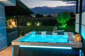 MaVitaPlace Villa Familia Jacuzzi-Whirlpool, Olympus Riviera - Image 1