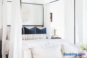 Luxury South End Apartment with Rooftop Pool - Image 2