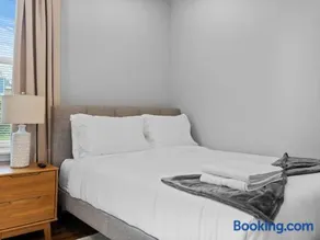 Luxury 3BR apt in Boston with Free Parking - Image 4