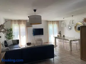 Villa avec piscine et jardin privés, hébergement cosy avec clim - Image 4