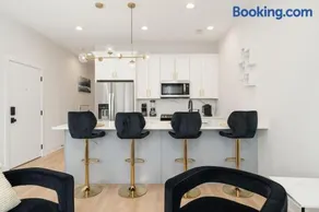 Modern 3BR Stay Near DT CHI - Image 1
