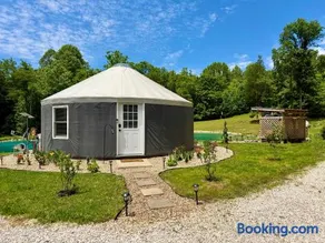 Secluded Waterfront Yurt with Wood-Fired Sauna near French Lick - Image 3