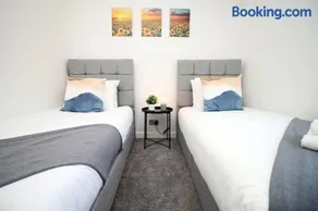 No 9 Afan Valley House by SSW 3BR Free Parking Sleeps 5 close to Bike Trails - Image 5