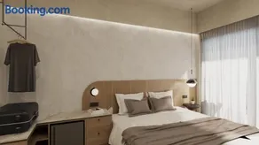 Platanos Rooms - Image 1
