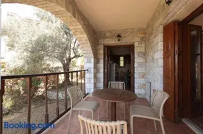 CASA DI MANI KOTRONI Vacation 2 bedroom Maisonette with shared pool - Image 4