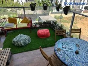 Elegant 4-Bedroom Apartment In Herzliya - Image 2