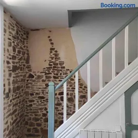 Maison de ville rénovée au cœur du Cotentin. - Image 1