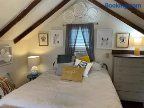 Cozy Tinyhouse Jmudowntown Fire Pit Yard - Image 3