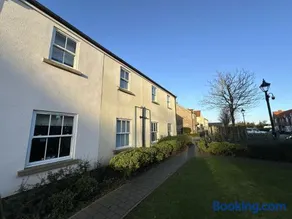 Starfish Shack - Part of the The Bay Filey Holiday Village with pool, gym and direct beach access, pub, restaurant, tennis and meadows walks - Image 2