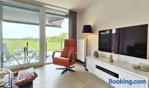 Modern luxury 1-bedroom apartment close to the beach and the sea T21 - Image 4