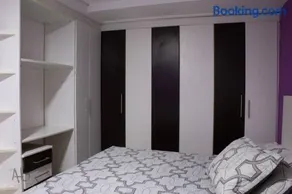 Casa confortável e muito bem localizada! - Image 1